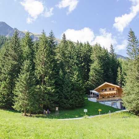 Family Lodge Maximilian ทักซ์ ภายนอก รูปภาพ
