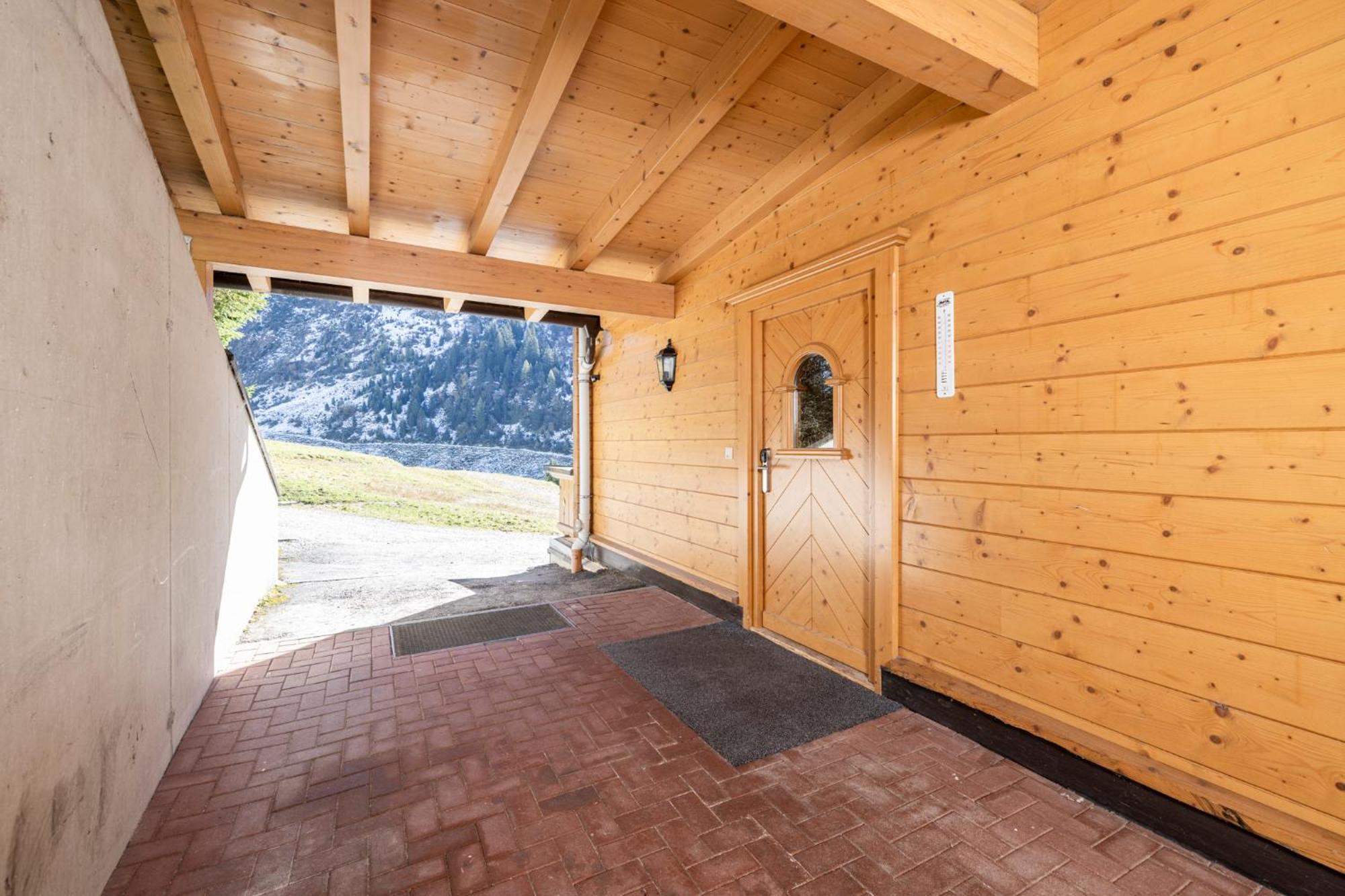 Family Lodge Maximilian ทักซ์ ภายนอก รูปภาพ