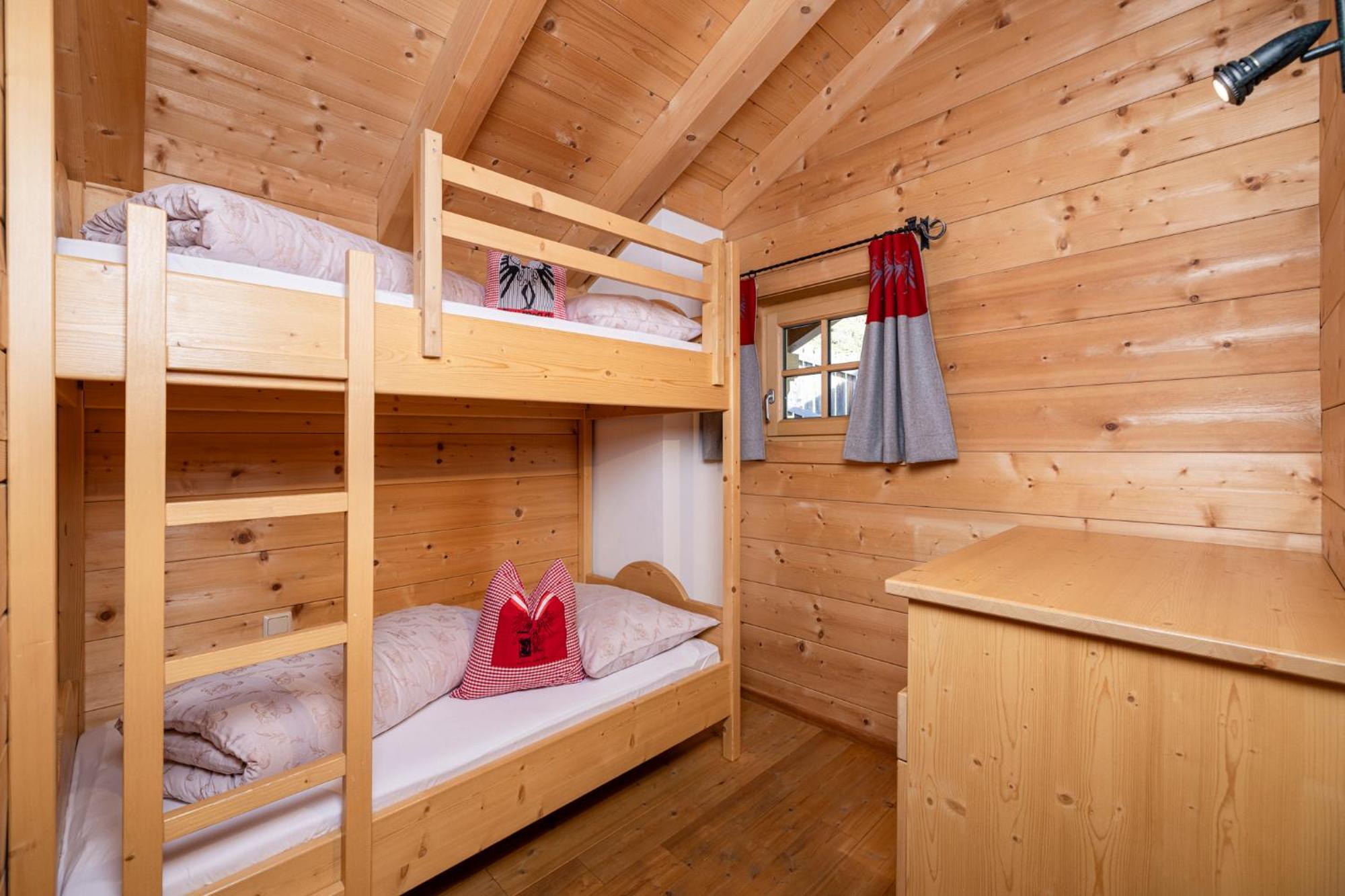 Family Lodge Maximilian ทักซ์ ภายนอก รูปภาพ