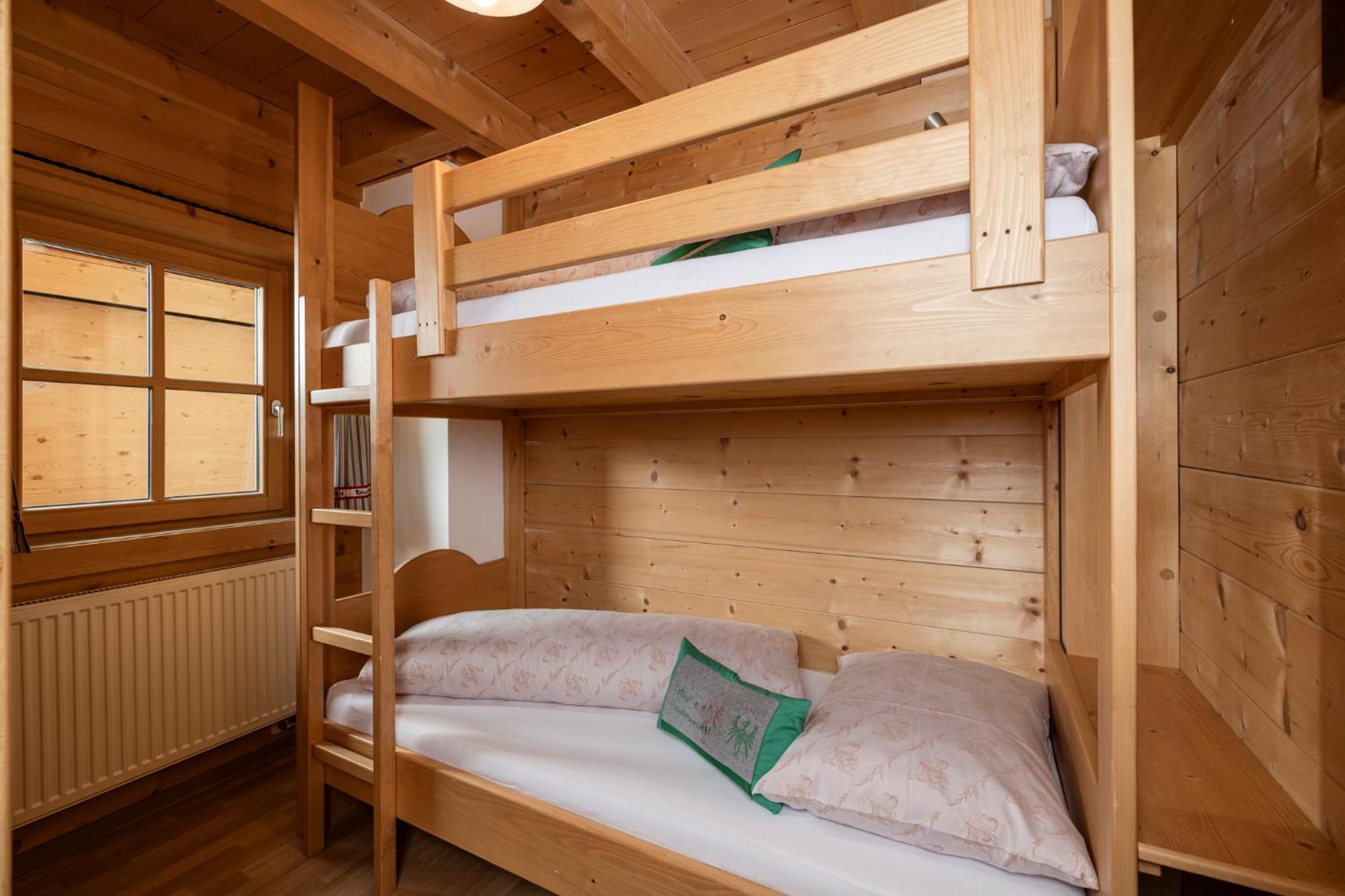 Family Lodge Maximilian ทักซ์ ภายนอก รูปภาพ