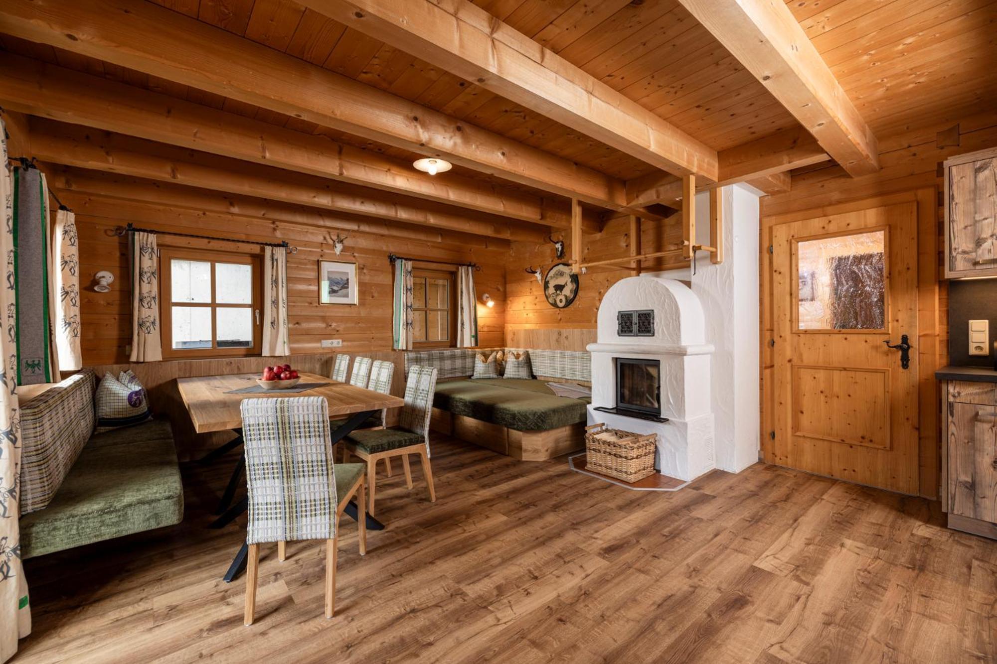 Family Lodge Maximilian ทักซ์ ภายนอก รูปภาพ