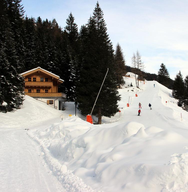 Family Lodge Maximilian ทักซ์ ภายนอก รูปภาพ